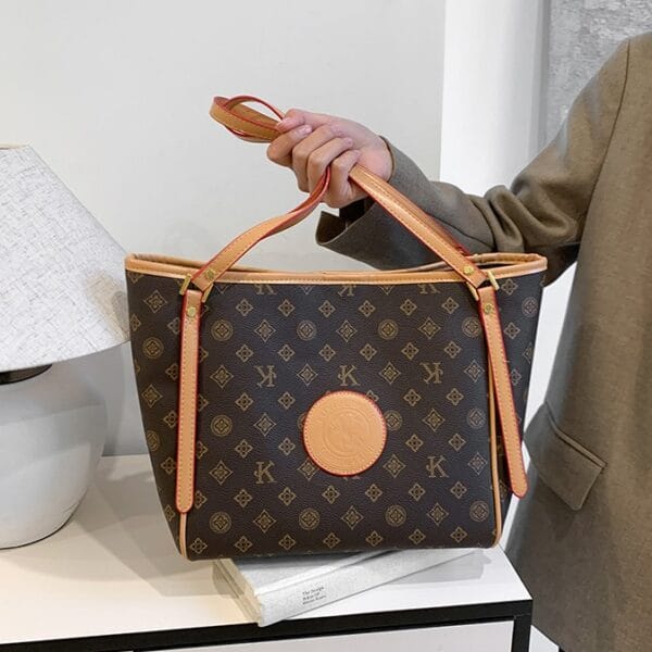 Gelaini Tote Bag - Image 5