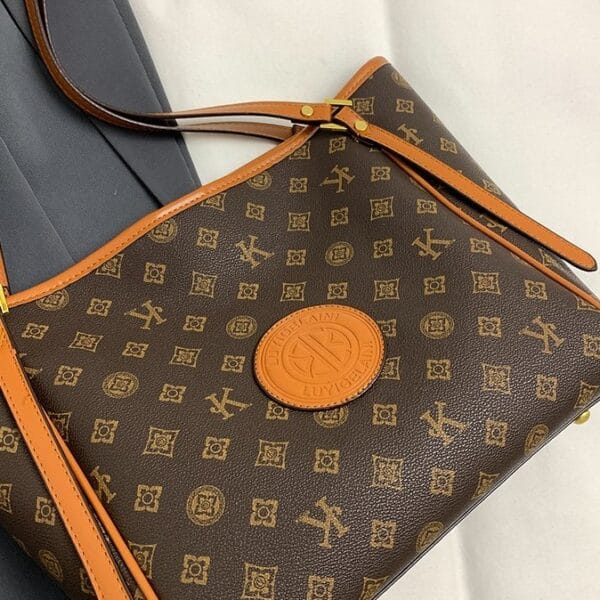 Gelaini Tote Bag - Image 4